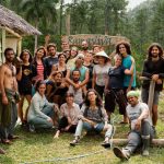 Jóvenes involucrados en proyecto de permacultura