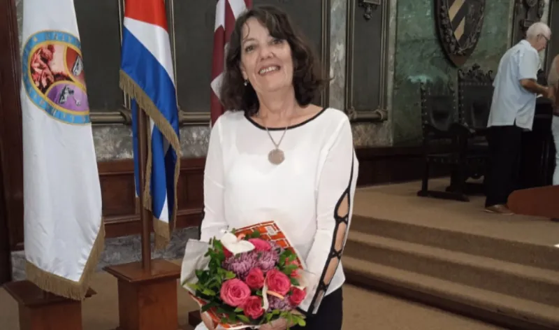 La maestra Valentina Badía es profesora auxiliar de la Facultad de Matemática y Computación de la Universidad de La Habana.