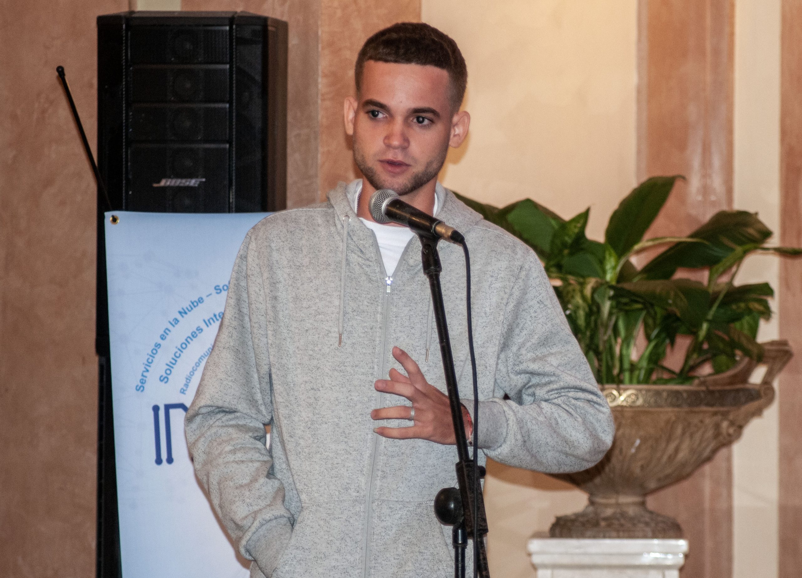 Estudiante de Ingeniería en Telecomunicaciones, Adriel Rodríguez Rodríguez