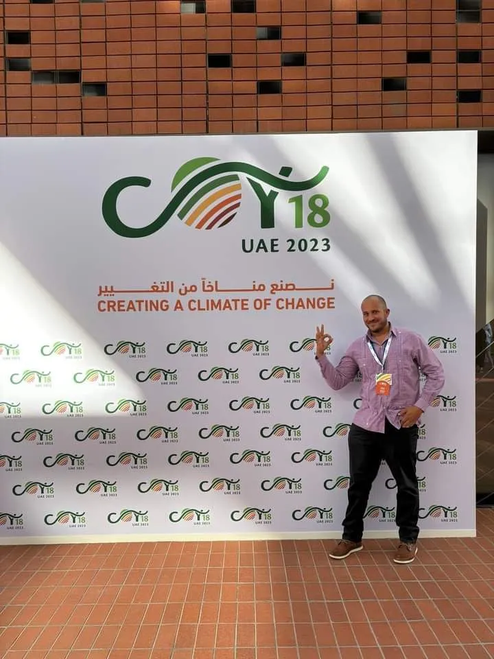 Lázaro Márquez durante la 18ª edición de la Conferencia de la Juventud de las Naciones Unidas (COY18) Expo City Dubai, Emiratos Árabes Unidos