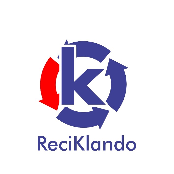 Logotipo con una letra K en el medio en color azul de la aplicación Reciklando