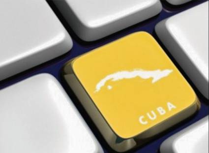 una tecla de pc con el mapa de cuba incrustado