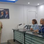 Durante la conferencia de prensa, la máster Yarina Solo Herrera, junto a la ministra del CITMA, Elba Rosa Pérez y el viceministro Armando Rodríguez