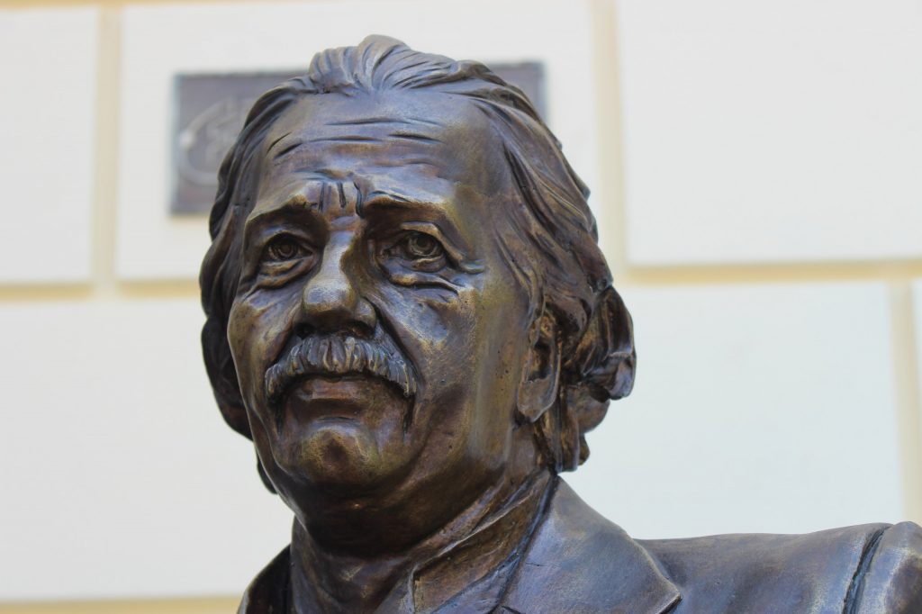 Rostro de la estatua de Albert Einstein en la Facultad de Física de la Universidad de La Habana