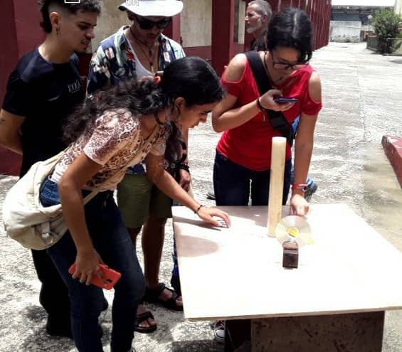 Observación del Día sin sombra por jóvenes en el IMRE