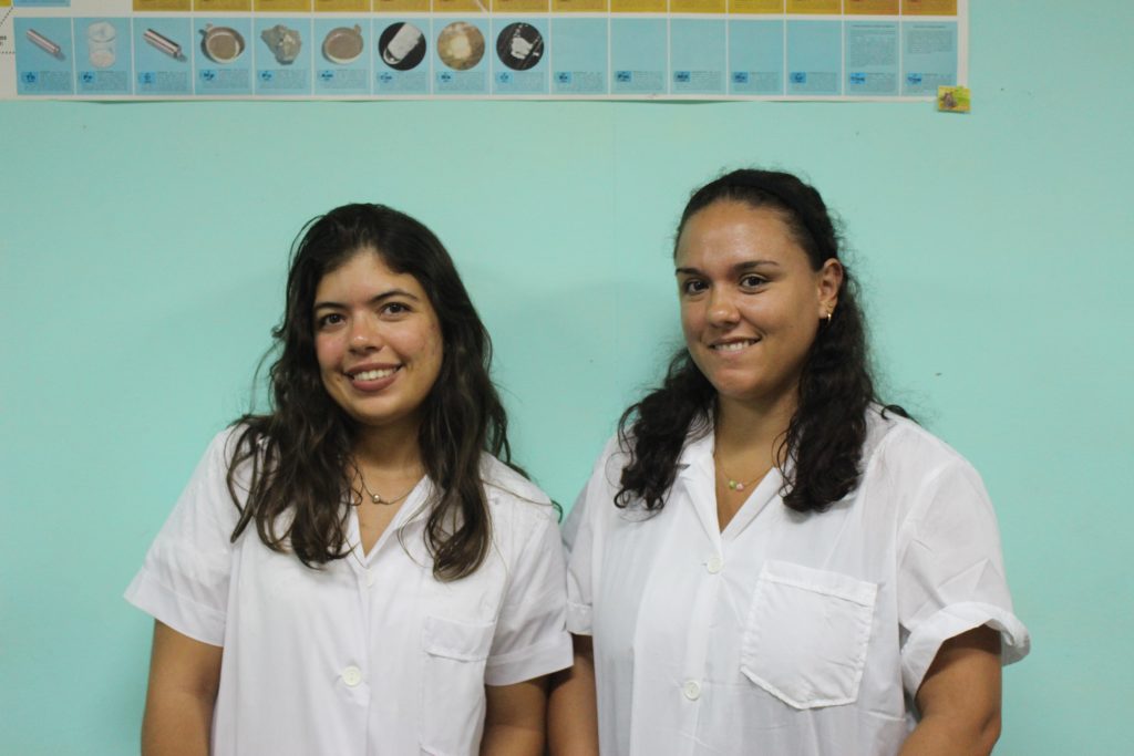 El equipo de profesionales se enfoca también en el estudio y caracterización de nuevos materiales (naturales, modificados o completamente sintetizados) en el laboratorio para la descontaminación de aguas naturales (excepto de mar) o residuales, mediante técnicas de separación y concentración.