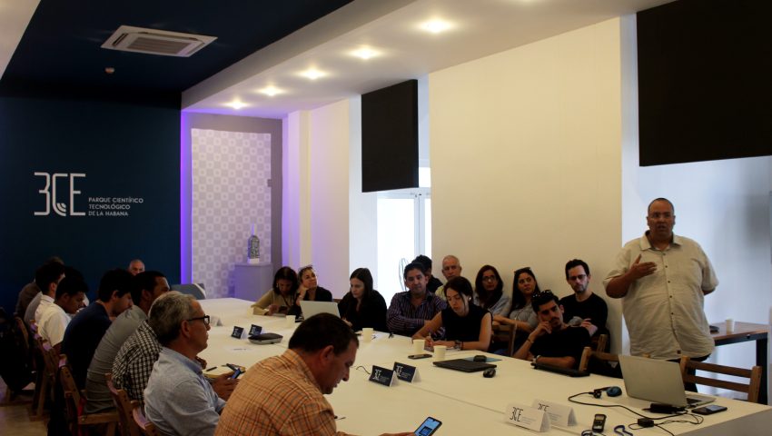 El Dr. Ernesto Estévez Rams, profesor de la Universidad de La Habana de la Facultad de Física y Académico de Mérito de la Academia de Ciencias de Cuba, ofreció una conferencia sobre Inteligencia Artificial en la III Feria de Negocios, Innovación y Emprendimiento que se realiza en el Parque Científico Tecnológico de La Habana.